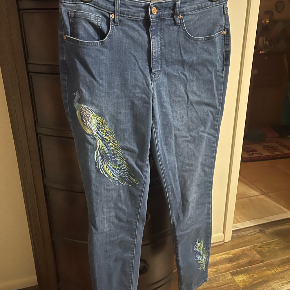 Martha Stewart Skinny Jeans with Peacock Embroidery Size 12 - Picture 4 of 12